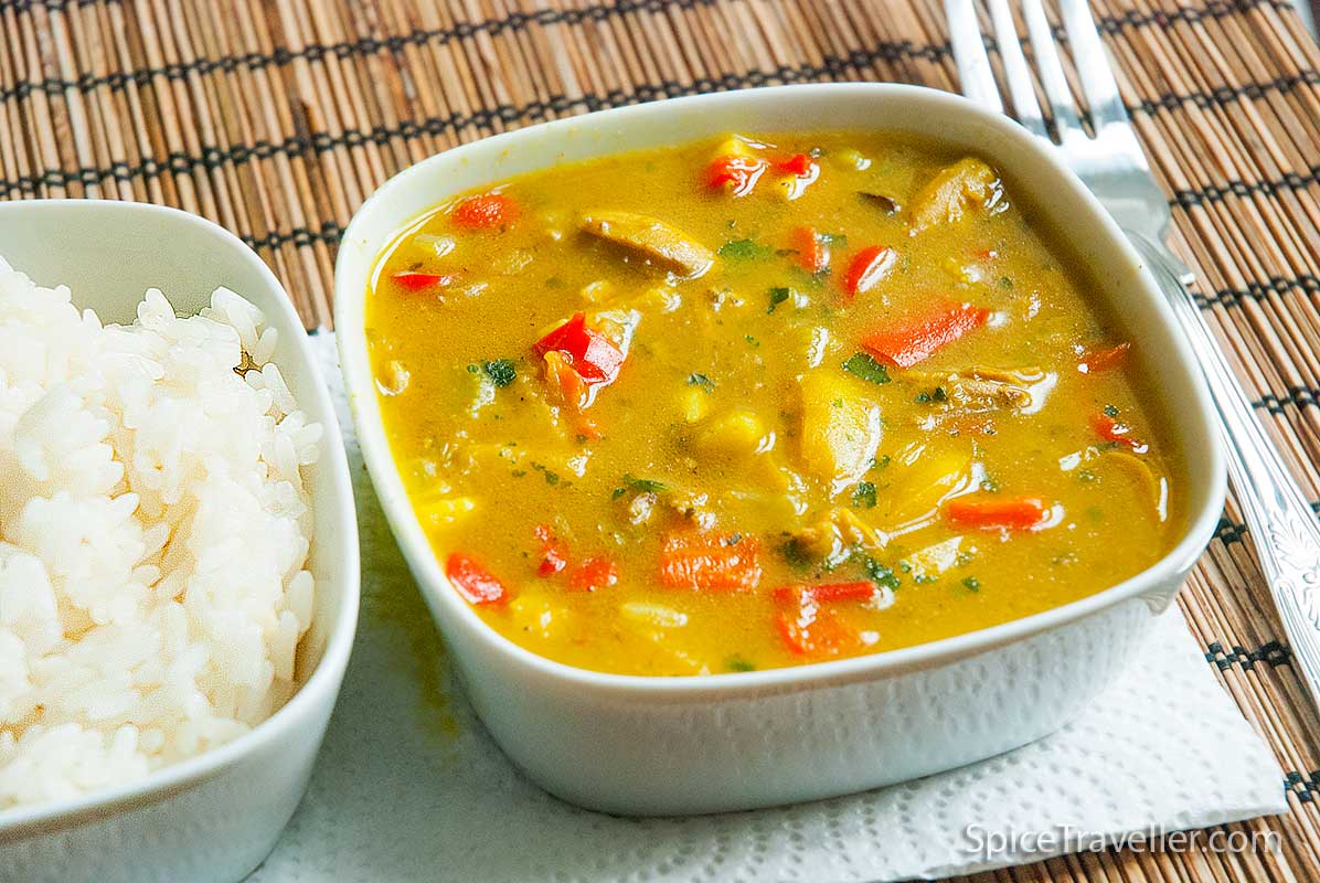 Simple Traditional British Creamy Chicken Curry | SpiceTraveller