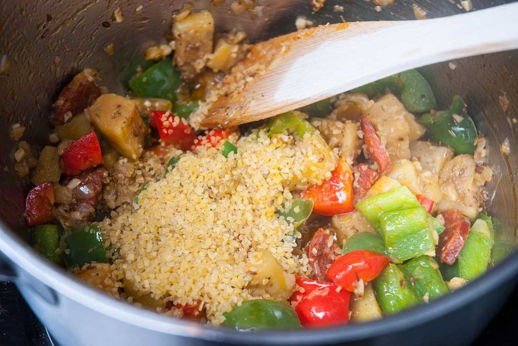 Added bulgur to fried vegetables.